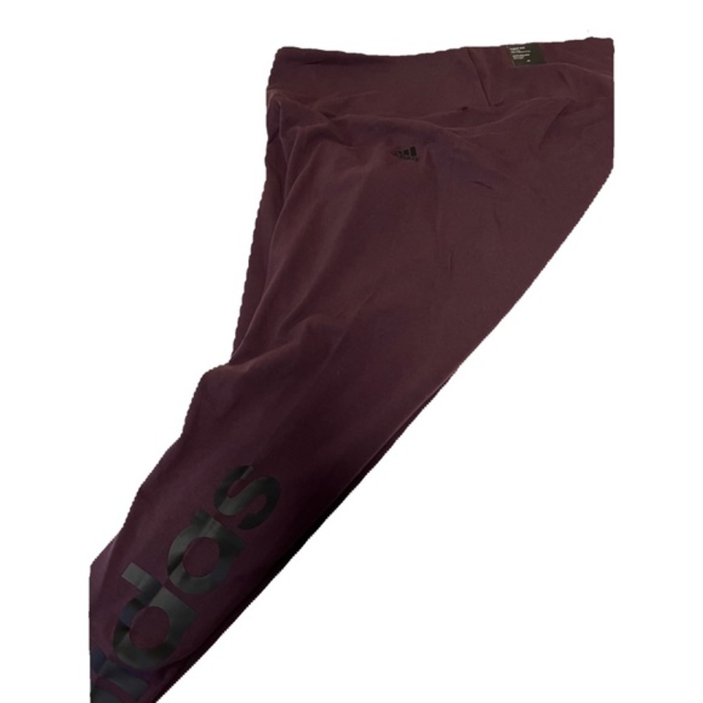 Adidas women’s tight fit athletic pants. They are‎ maroon. Size 3X. NWT. P9.